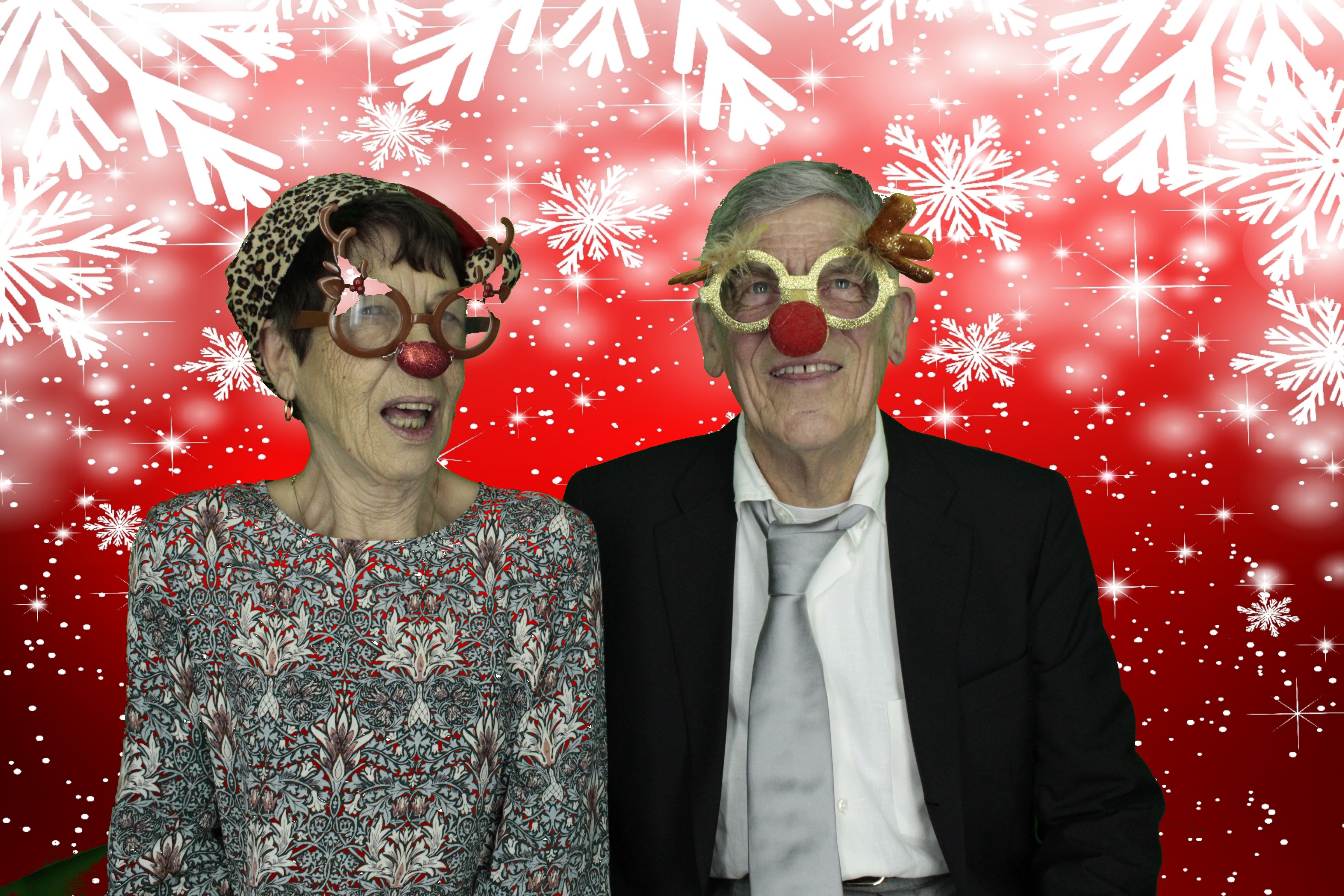 Silvermere Christmas Party | View more photos from the event at gallery.myphotoboothexperience.co.uk/u/MyPhotoBoothExperienceLtd/Silvermere-Christmas-Party-3